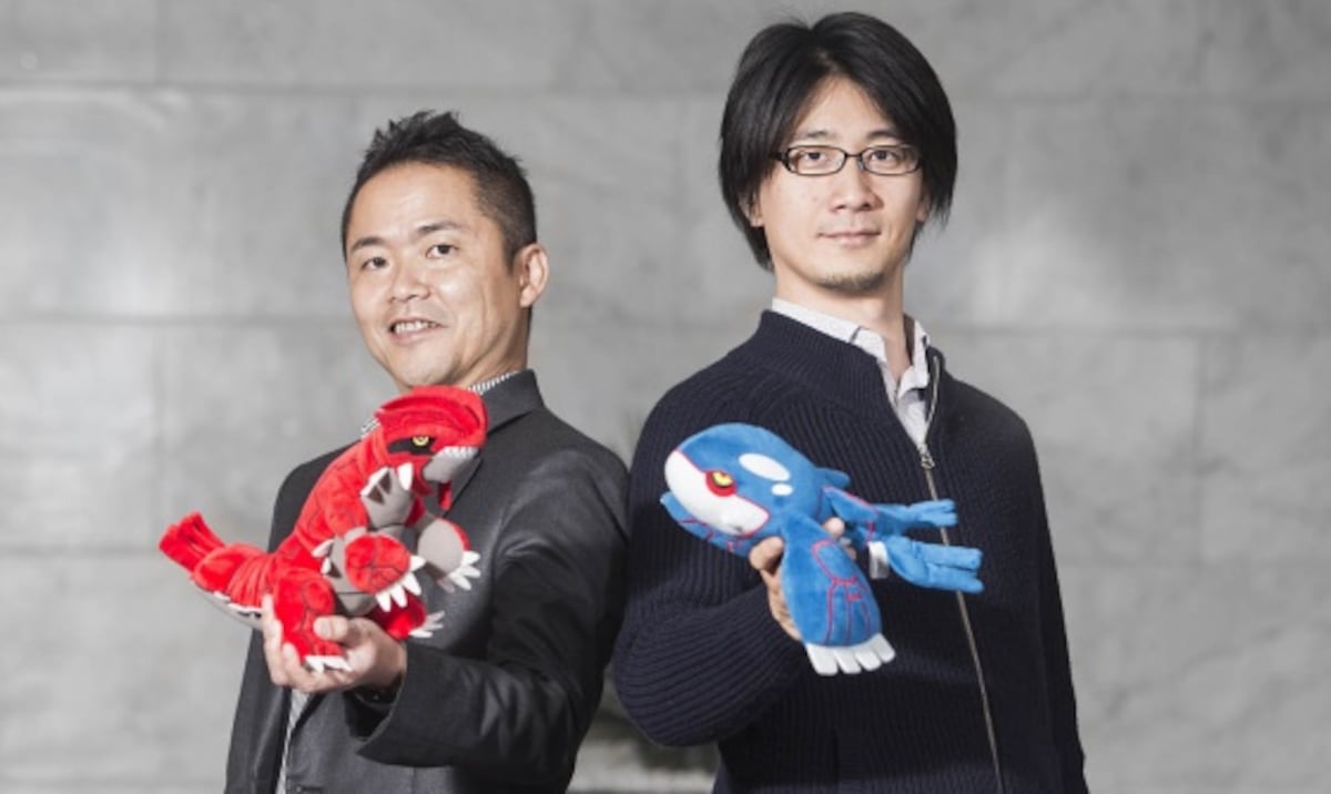 增田顺一头戴皮卡丘遮阳帽，与大森滋在巴塞罗那