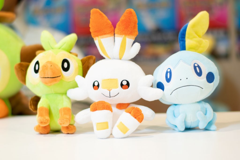 Game Freak 增田顺一与大森滋手持精灵球 Plus 合影